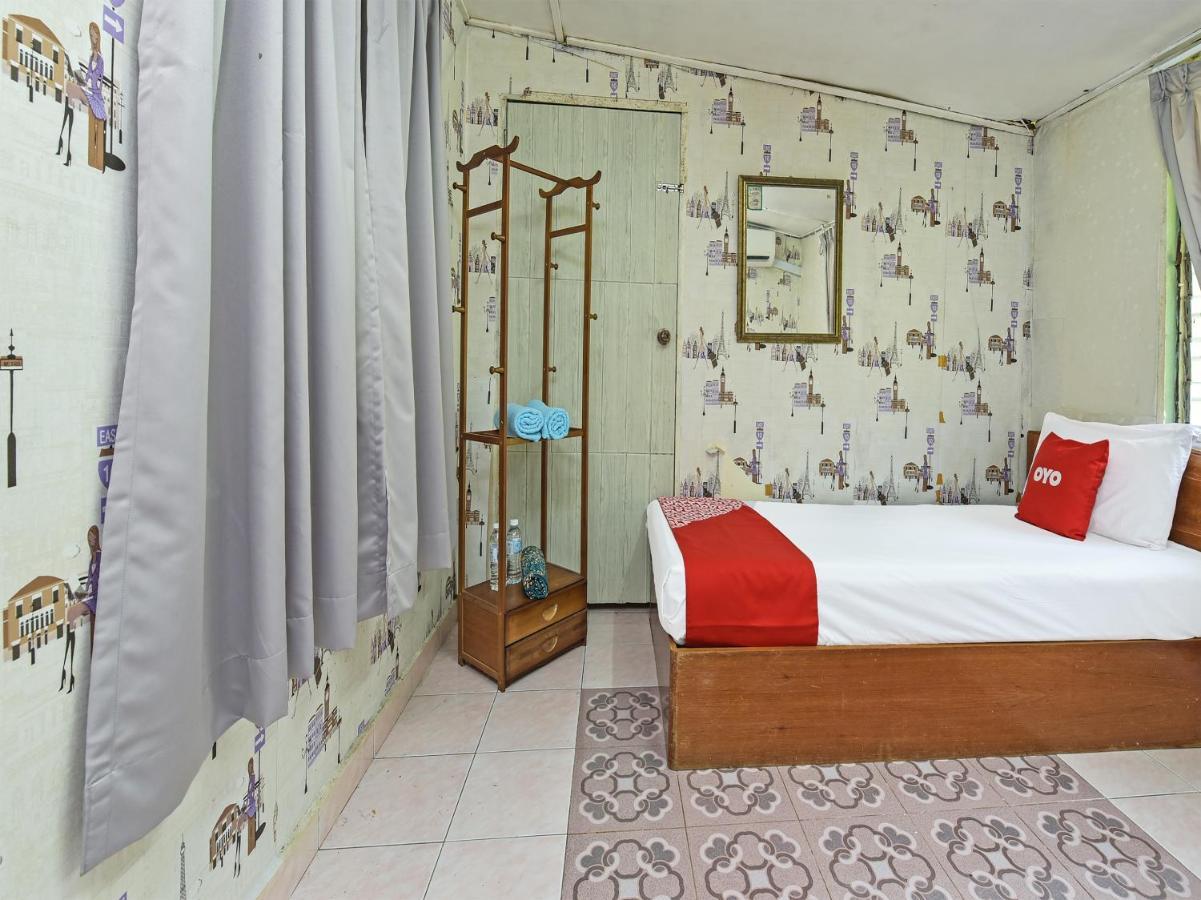 Oyo 90636 Teratak Zakiah Chalet Джерантут Экстерьер фото
